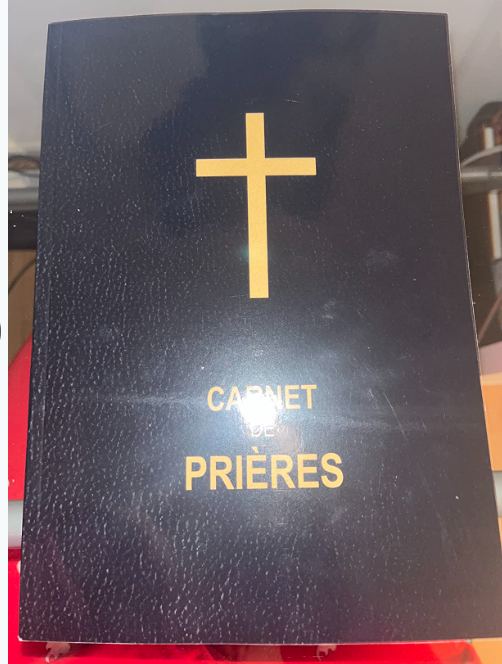 Carnet de Prières: Un livret pour y rédiger vos prières, vos réflexions au sujet des versets de la Bible et de vos expériences. Broché – 13 avril 2020