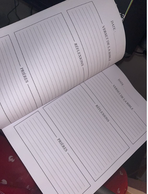Carnet de Prières: Un livret pour y rédiger vos prières, vos réflexions au sujet des versets de la Bible et de vos expériences. Broché – 13 avril 2020