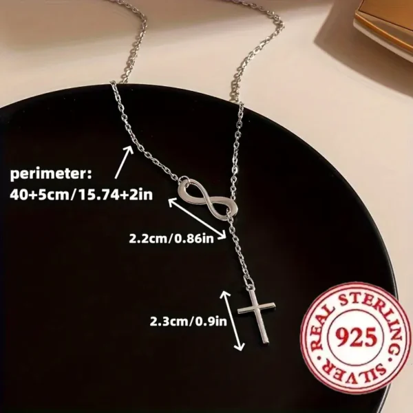 Collier croix infinie design élégant